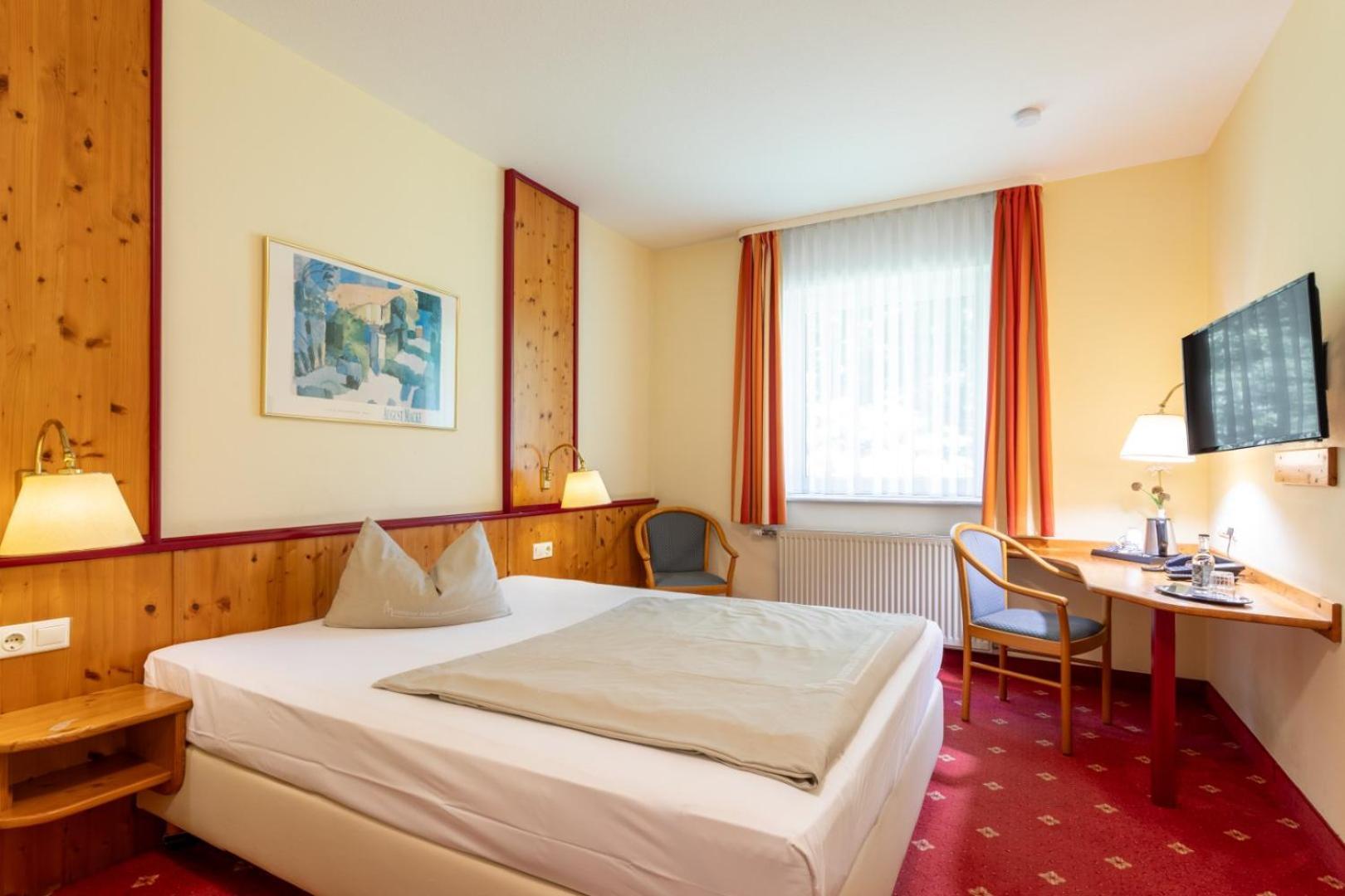 Hotel Montana Diemelstadt Exteriör bild